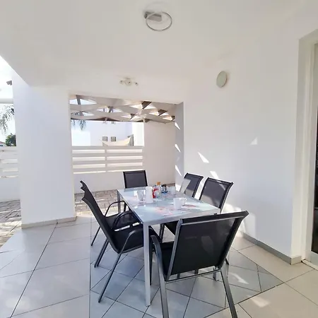 Villa Poser With Private Pool And Bbq